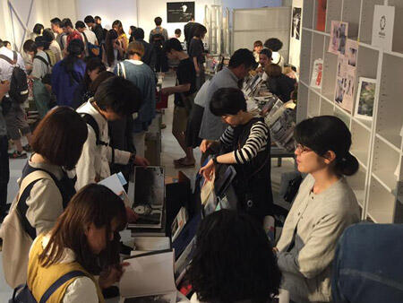 熊谷聖司ワークショップ『本を作って、ブックフェア「写真集飲み会」で売ろう+ソラリスで展示しよう』